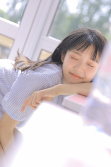 XXX摘花处破女另类HD